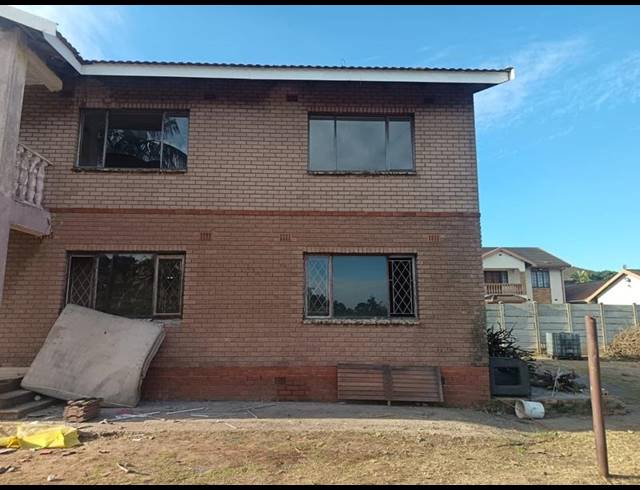 11 BEDROOM HOUSE FOR SALE IN ISIPINGO RAIL